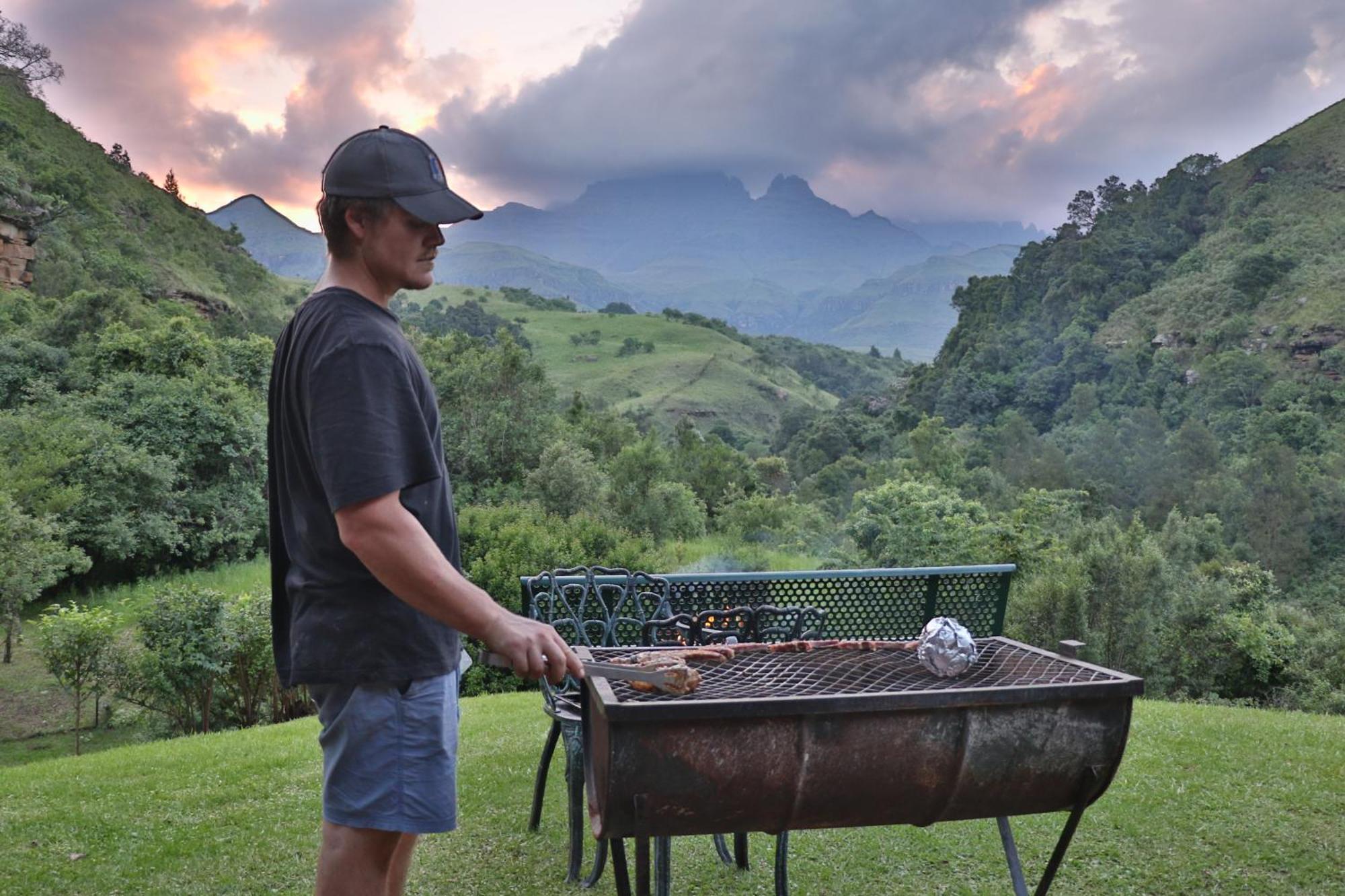 Kukummi Lodge - Formerly Mackaya Bella Country Lodge Champagne Valley Bagian luar foto