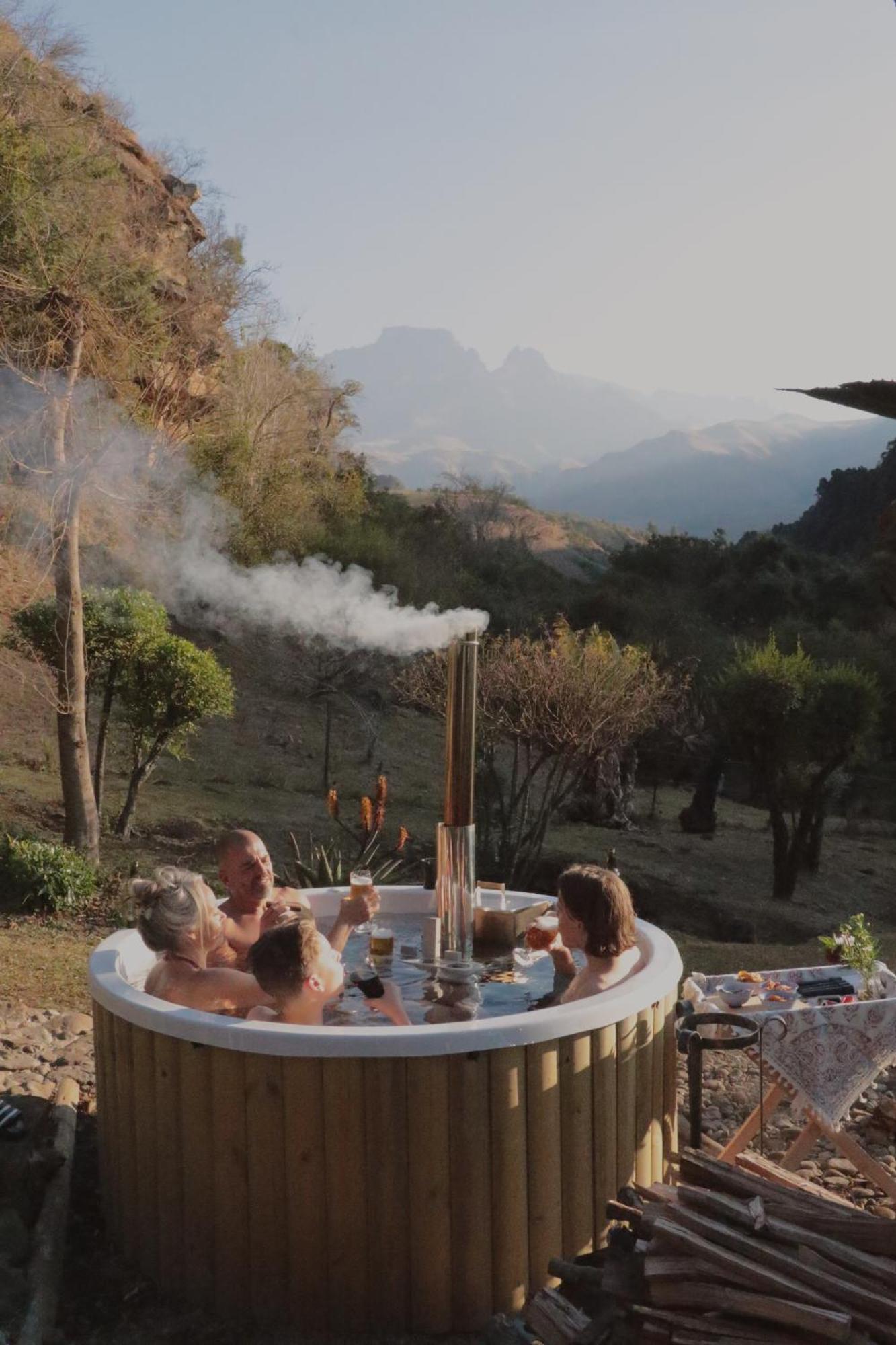 Kukummi Lodge - Formerly Mackaya Bella Country Lodge Champagne Valley Bagian luar foto