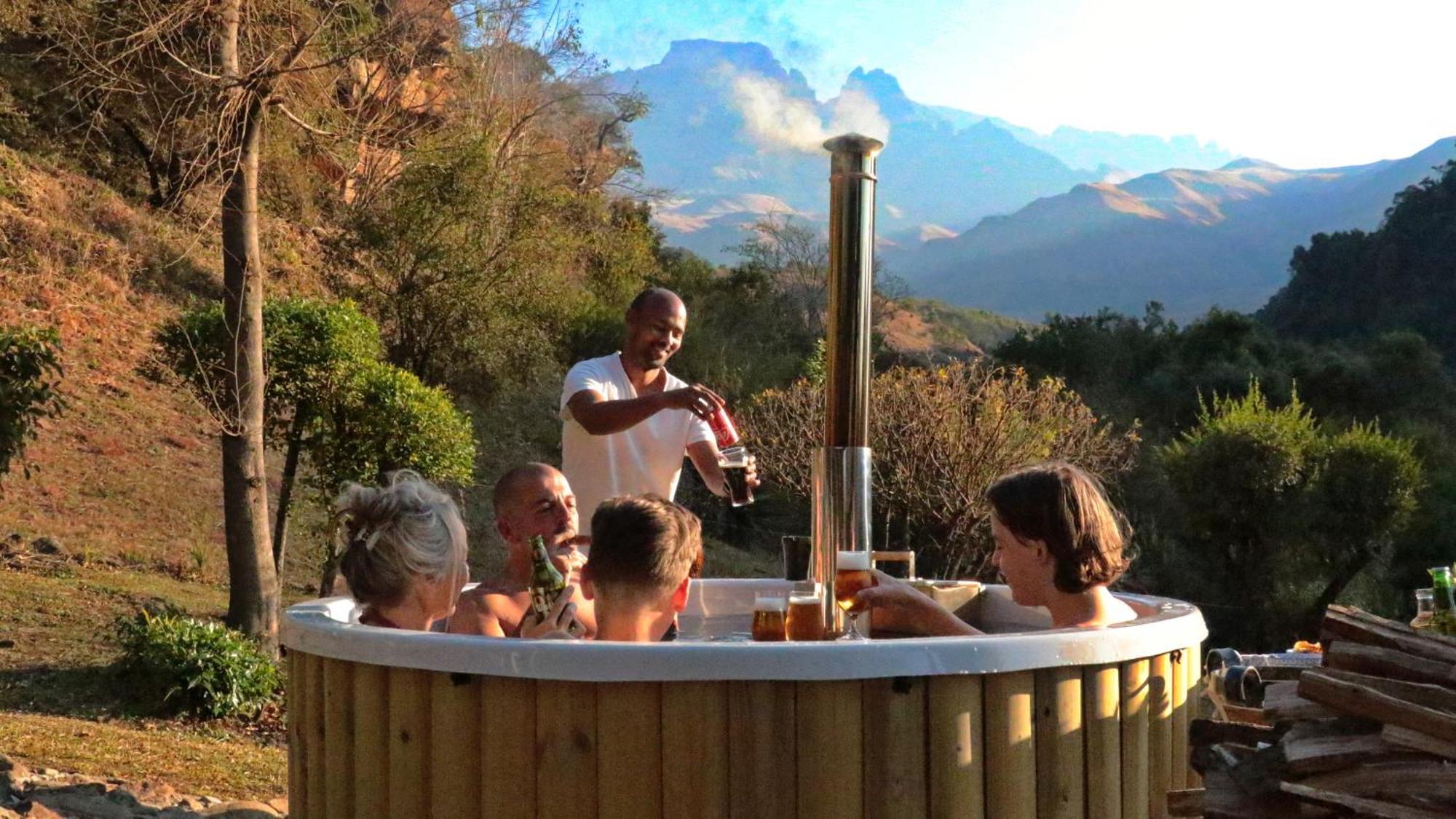 Kukummi Lodge - Formerly Mackaya Bella Country Lodge Champagne Valley Bagian luar foto