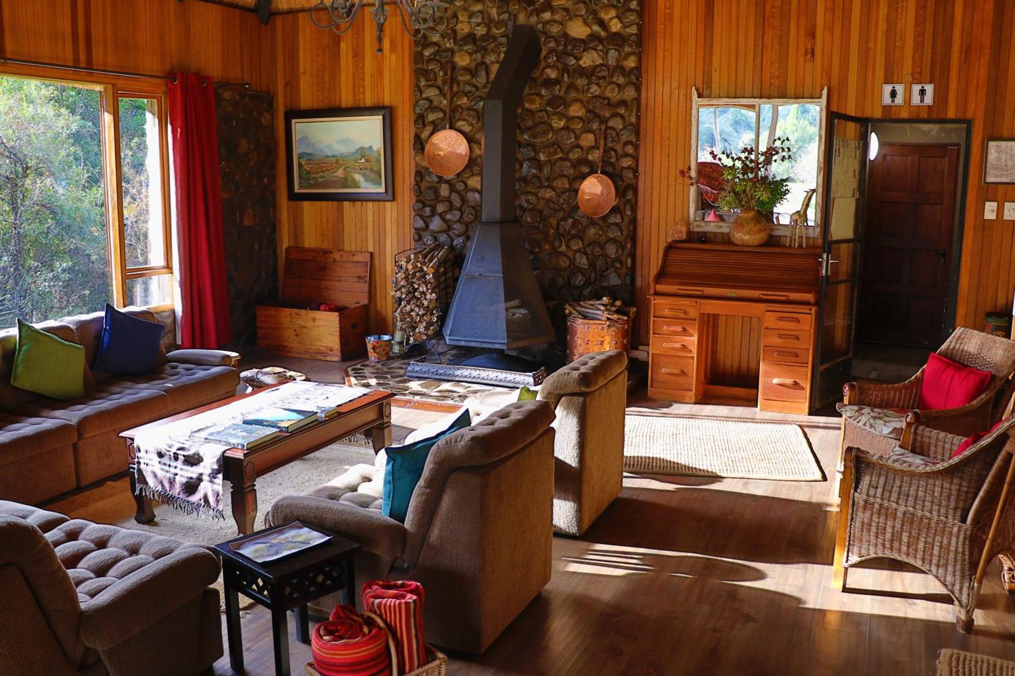 Kukummi Lodge - Formerly Mackaya Bella Country Lodge Champagne Valley Bagian luar foto